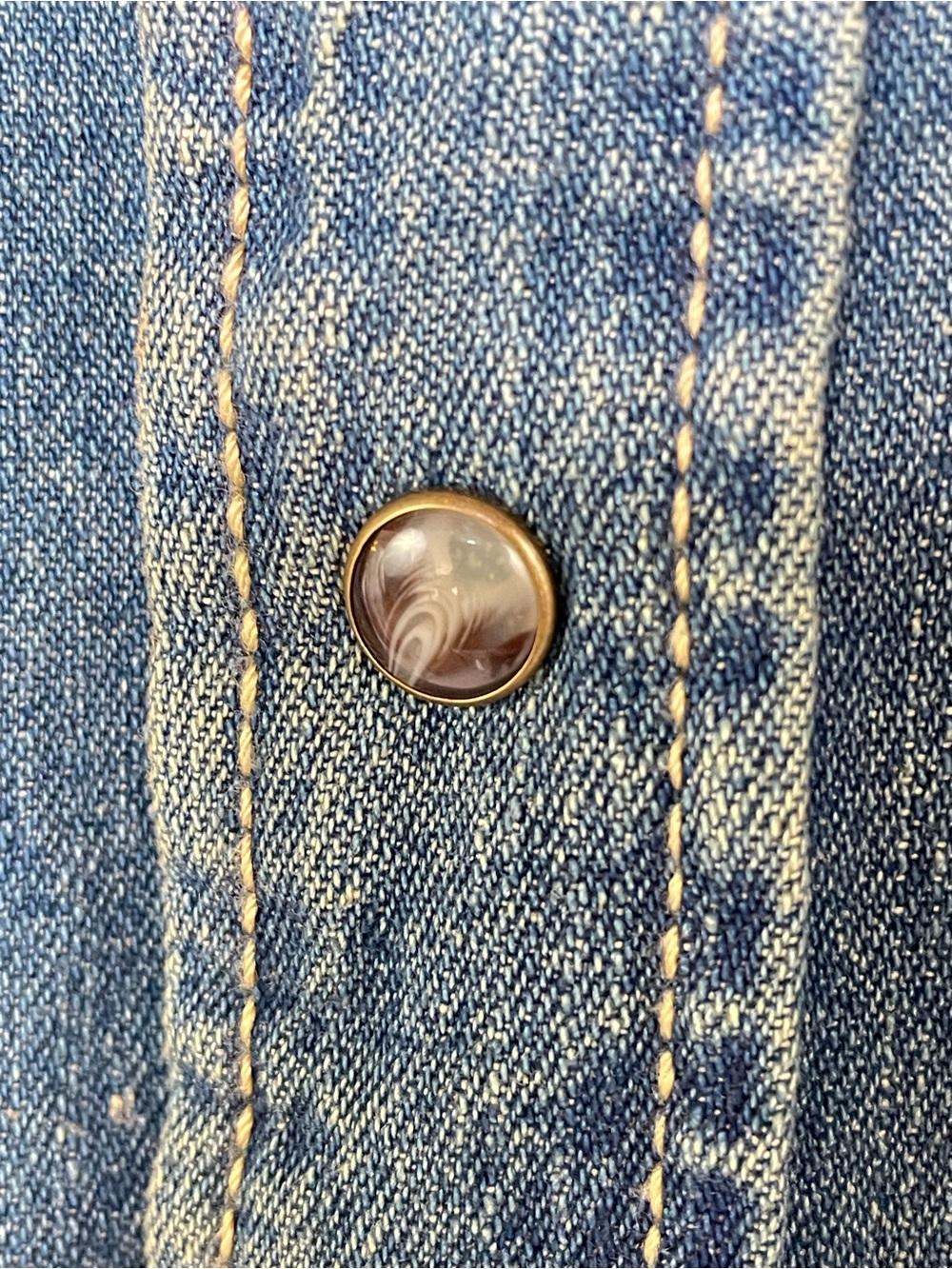 Boho Western | Levi's Yoke Denim Shirt | Bronze Swirl Snap Button | Medium Wash - Picture 5 of 13